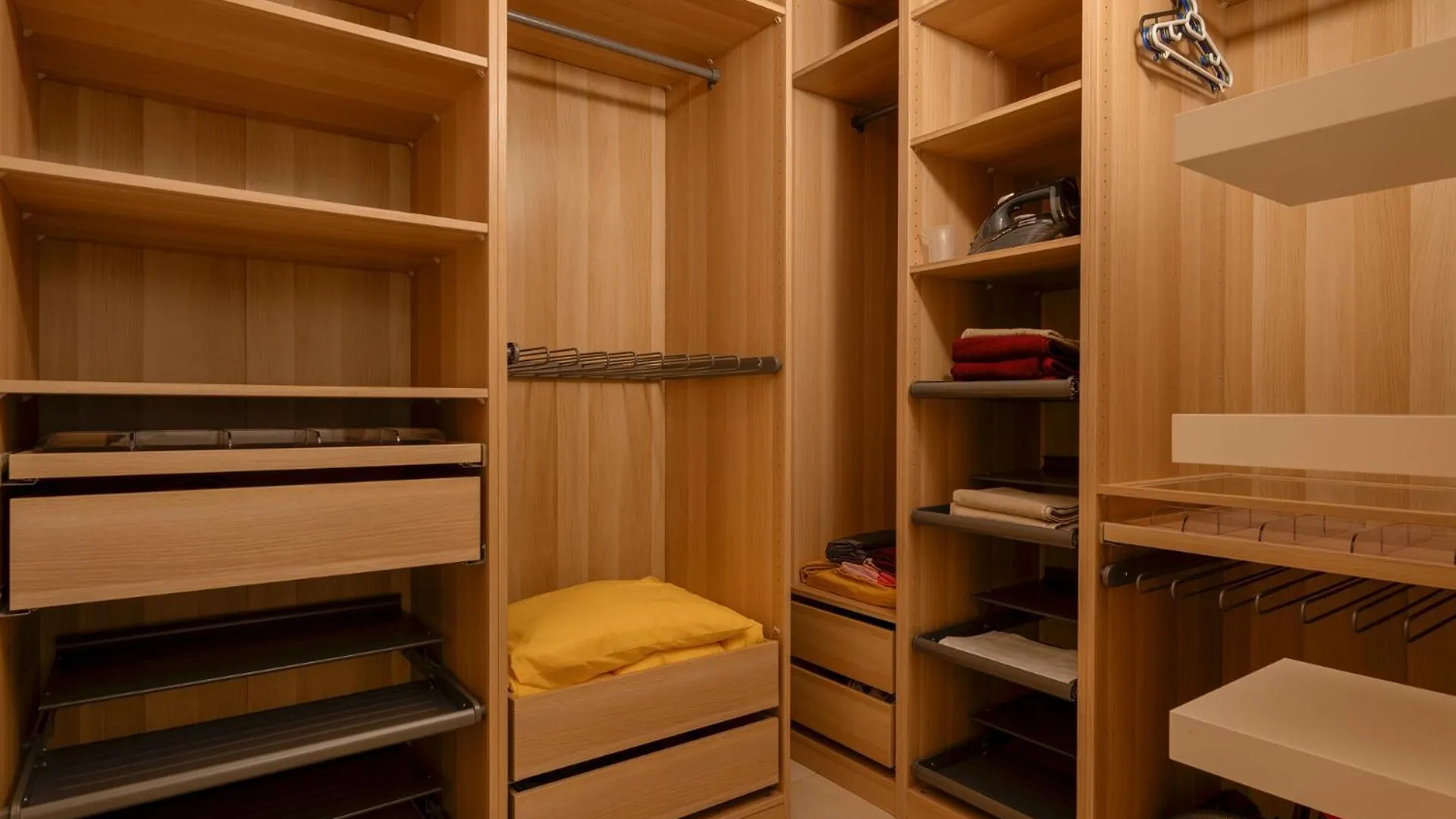 Airport Rin Nord Residence Apartment - Self Check-In Otopeni 0*,  România